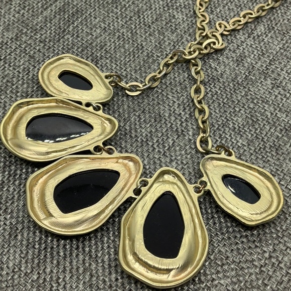 Francesca’s Collection Preppy Bib Necklace - Picture 5 of 6